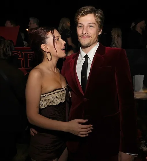 Милли Бобби Браун и Джейк Бон Джови на вечеринке Милли Бобби Браун и Джейк Бон Джови на вечеринке