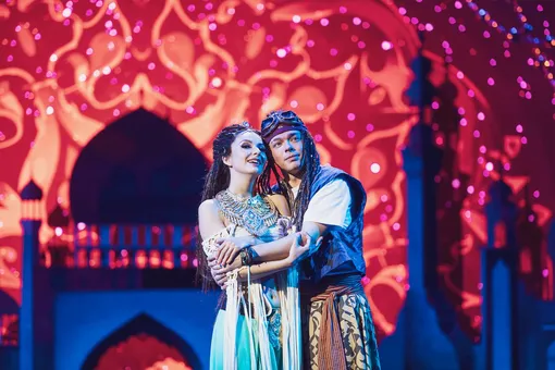 Ясмин (Ирина Потехина) и Алладин (Александр Казьмин) Ясмин (Ирина Потехина) и Алладин (Александр Казьмин)