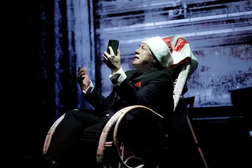 Михаил Ефремов вернулся на сцену