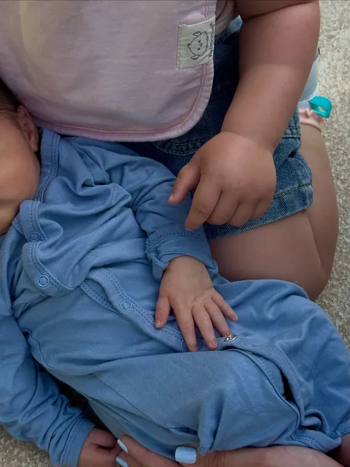 София Ричи запечатлела дочь и новорожденного сына