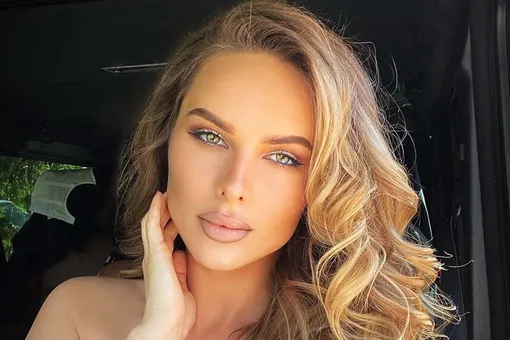 «Я хочу прибить Кристину! Мне больно!»: Ханна показала, как делает уколы красоты «Я хочу прибить Кристину! Мне больно!»: Ханна показала, как делает уколы красоты