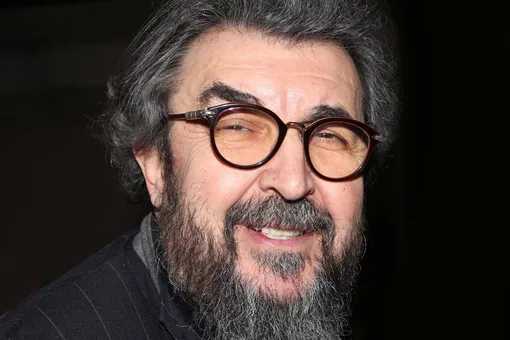 Юлия Меньшова, Игорь Верник с женой, Максим Матвеев и другие звезды на прощании с Игорем Золотовицким Юлия Меньшова, Игорь Верник с женой, Максим Матвеев и другие звезды на прощании с Игорем Золотовицким