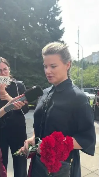Нажми и смотри