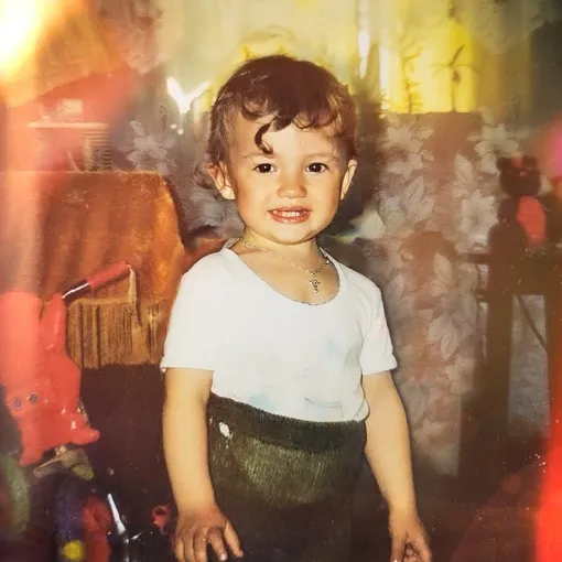 Валя Карнавал выросла в Ростовской области в бедной семье Валя Карнавал