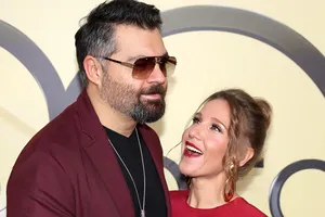 «Недалекие люди пишут, что наши дети больны»: Алексей Чумаков объяснил, почему они с Юлией Ковальчук скрывают дочерей