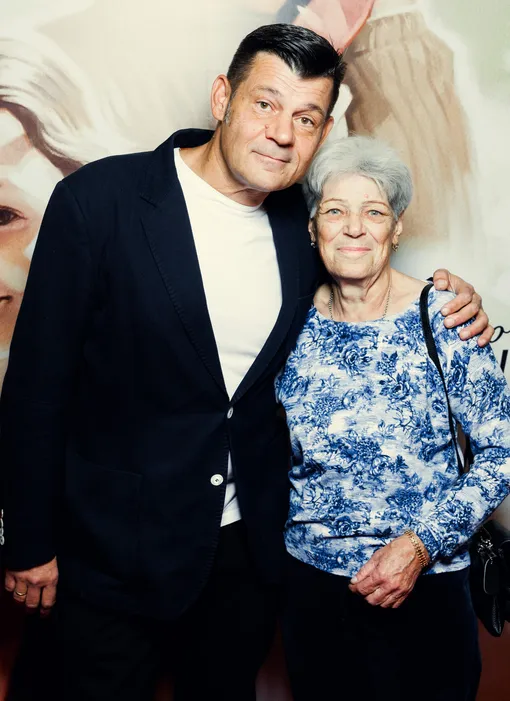 Дмитрий Губарев с мамой