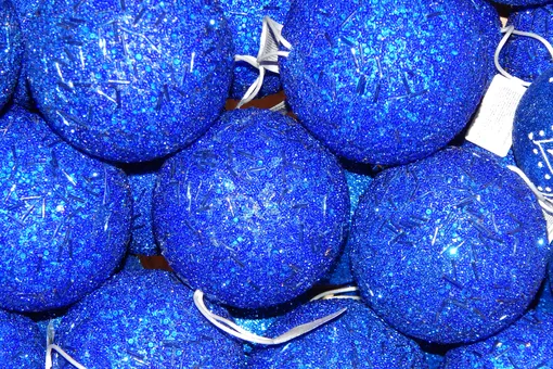 Подарки детям в школу на Новый 2026 год: 40+ презентов для каждого класса