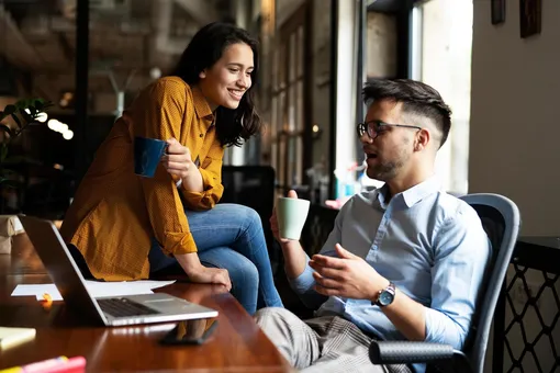 Как правильно флиртовать: 9 советов, которые помогут зажечь между вами искру Как правильно флиртовать: 9 советов, которые помогут зажечь между вами искру