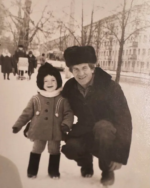 Евгений Жигалов с маленькой дочерью