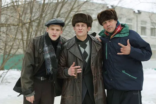 Сергей Базанов (справа) с Эдуардом Володиным и Никитой Кологривым на съемках