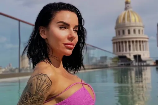 Юлия Волкова показала фигуру в розовом бикини на Кубе Юлия Волкова показала фигуру в розовом бикини на Кубе