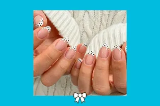 Одна такая и никого рядом: 11 необычных и стильных идей французского маникюра для тех, кто устал от классики