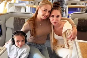 «Всё, что нужно для счастья мамы»: Татьяна Навка вместе с дочками отдохнула в Турции