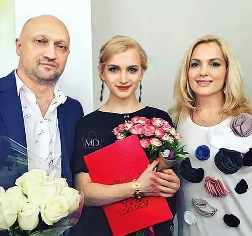 Гоша Куценко с Марией Порошиной и дочерью