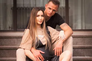 «Я получил от нее из-за жвачки»: Тарасов пожаловался на капризы беременной жены «Я получил от нее из-за жвачки»: Тарасов пожаловался на капризы беременной жены