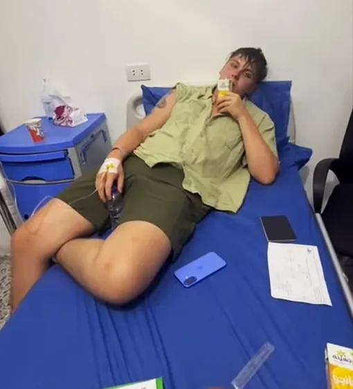 Лиам Скоулз попал в больницу после нападения обезьяны