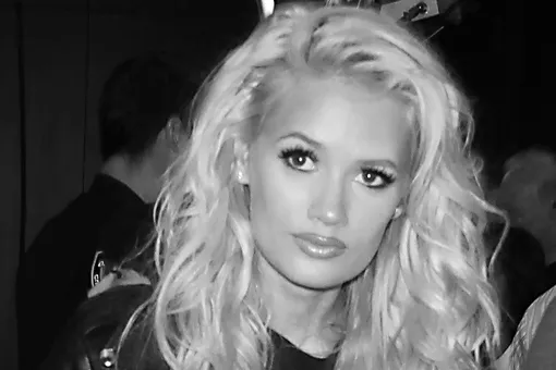 Скоропостижно скончалась в 36 лет солистка группы Pussycat Dolls Лорен Беннетт Скоропостижно скончалась в 36 лет солистка группы Pussycat Dolls Лорен Беннетт