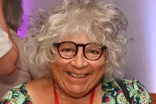 Актрисе «Гарри Поттера» Мириам Марголис сделали редкую операцию, вживив часть сердца коровы