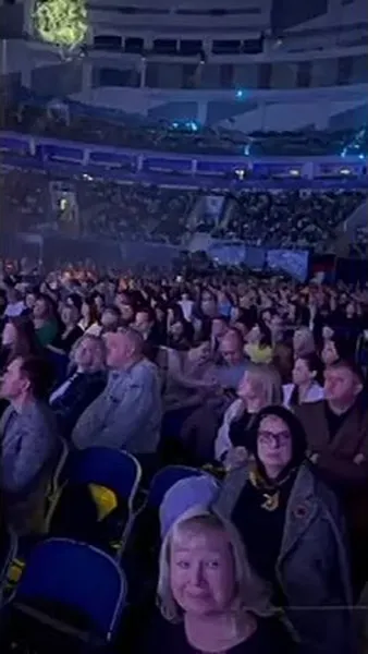 Нажми и смотри