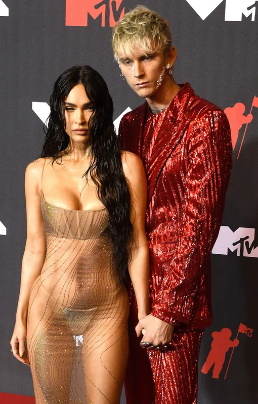 Меган Фокс и Machine Gun Kelly возобновили помолвку Меган Фокс и Machine Gun Kelly возобновили помолвку