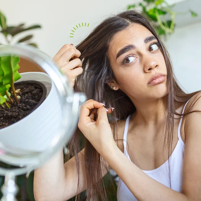 От «шитья» до русского окрашивания: как надежнее всего замаскировать седину — гид от стилиста