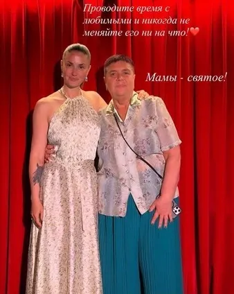 Агата Муцениеце с мамой Агата Муцениеце с мамой