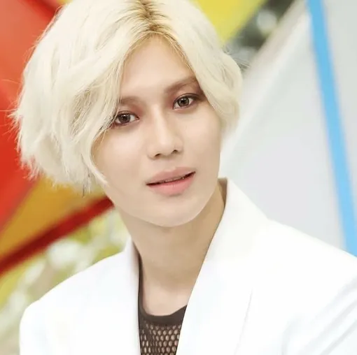 Тэмин всегда любил яркие сценические образы, но не все из них были удачными