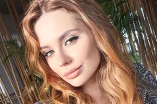 «Нос и грудь за деньги отца сделали»: дочь Маши Распутиной раскритиковала единокровную сестру после скандала