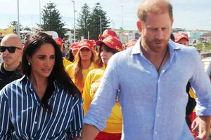 «Самая наглая попытка выкачивания денег за всю историю»: Меган Маркл оскандалилась, совершив псевдокоролевский тур