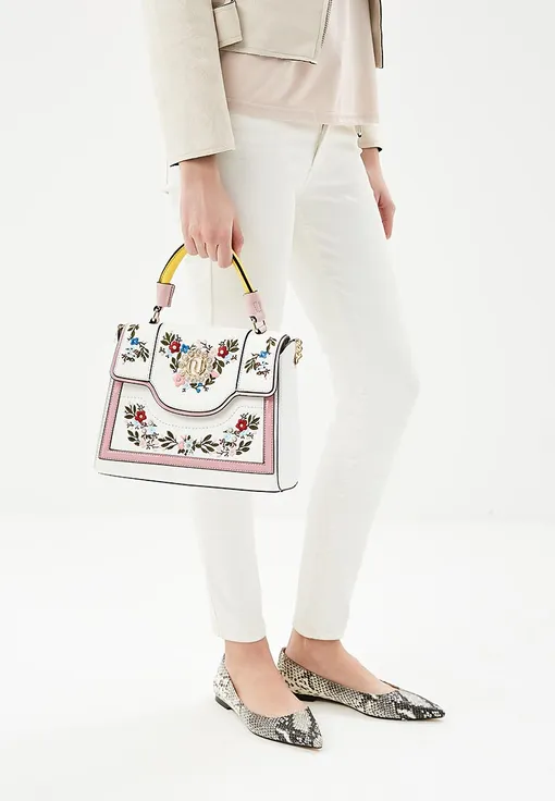 River Island, 5 299 руб. (на сайте Lamoda) River Island, 5 299 руб. (на сайте Lamoda)