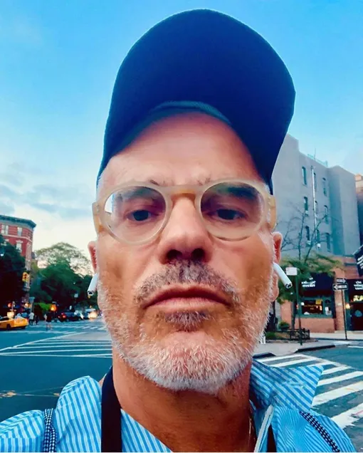 Джованни обратился к Ирине