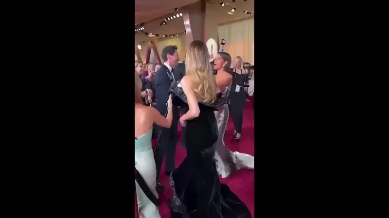 Нажми и смотри