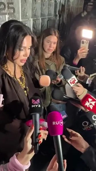 Нажми и смотри