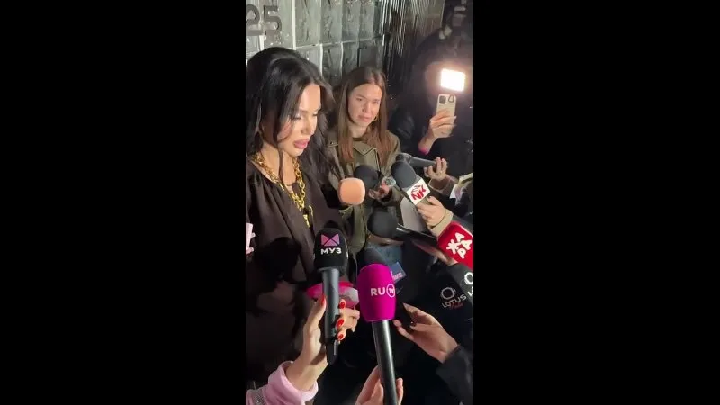 Нажми и смотри