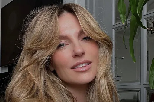 «Меня охватывали страх и стыд»: Саша Савельева призналась, что из-за послеродовой депрессии считала себя плохой матерью «Меня охватывали страх и стыд»: Саша Савельева призналась, что из-за послеродовой депрессии считала себя плохой матерью