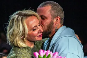 «Боюсь, что уже не смогу шутить о браках»: звезда «Женского стендапа» Маргарита Родина согласилась обвенчаться с мужем