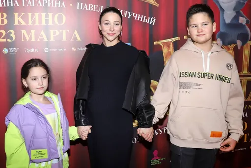 Зепюр Брутян с детьми Павла Прилучного от Агаты Муцениеце