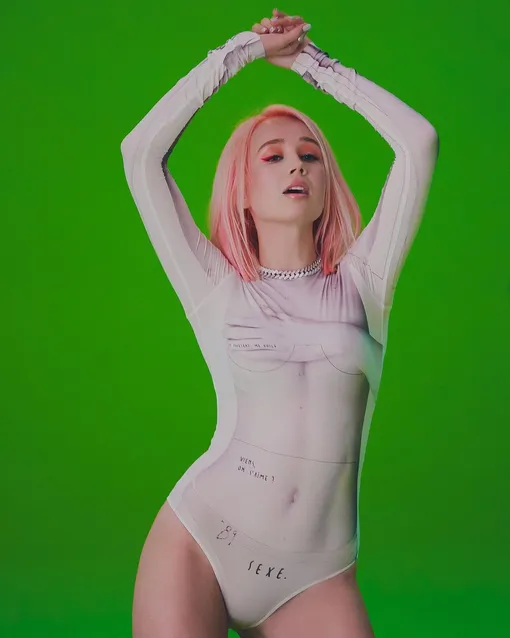 Клава Кока снялась в таком же боди в своем клипе