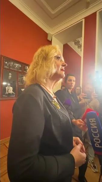 Нажми и смотри