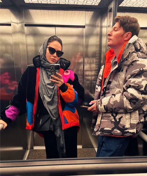 Ляйсан Утяшева и Павел Воля в лифте Ляйсан Утяшева и Павел Воля в лифте