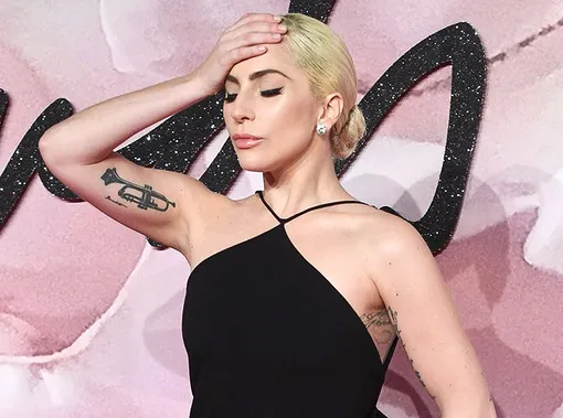 Звезда шоу-бизнеса Леди Гага призналась фанатам, что мучается от обострений красной волчанки. болезни звезд