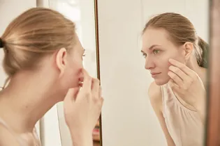 Этот безумный бьюти-хак для кожи под глазами взорвал соцсети: мы все делали неправильно! Этот безумный бьюти-хак для кожи под глазами взорвал соцсети: мы все делали неправильно!