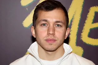 «У меня финансовые трудности»: актер сериала «Хутор» Сергей Романович признался, что должен 30 млн рублей «У меня финансовые трудности»: актер сериала «Хутор» Сергей Романович признался, что должен 30 млн рублей