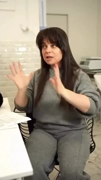 Нажми и смотри