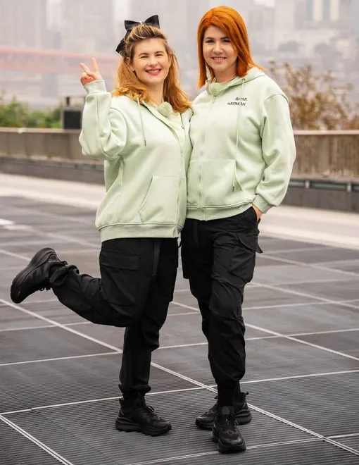 Анна Цуканова-Котт и Анна Чапман приняли участие в шоу «Сокровища императора»