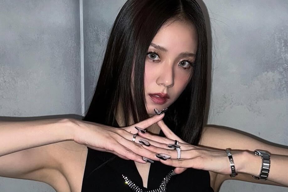 «Если рядом девочки, я отхожу в сторону»: Джису из BLACKPINK рассказала о своей слабости