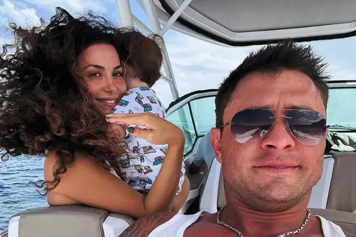 Жена Павла Прилучного показала фигуру в бикини на курорте Жена Павла Прилучного показала фигуру в бикини на курорте