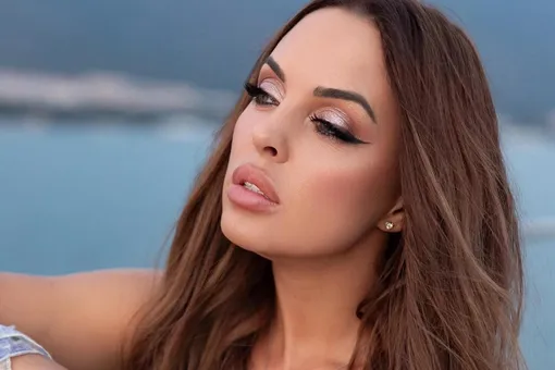 «Выглядит жутко»: Юлии Ефременковой после похудения пришлось избавиться от лишней кожи на лице «Выглядит жутко»: Юлии Ефременковой после похудения пришлось избавиться от лишней кожи на лице