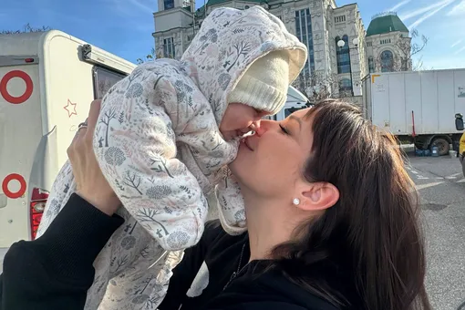 Ида Галич показала умилительное фото новорожденной дочери с падчерицей