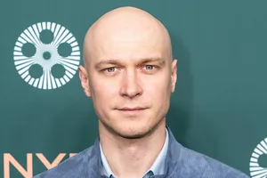 «Эндрю, хелп ми!»: Юра Борисов попросил Гарфилда помочь ответить журналистам на премьере в США «Эндрю, хелп ми!»: Юра Борисов попросил Гарфилда помочь ответить журналистам на премьере в США